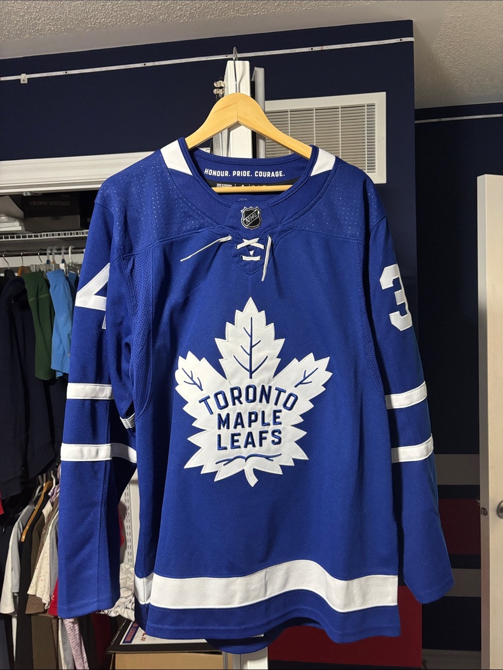 NWT adidas Toronto Maple Leafs Austin Matthews Blue and White Men's Jersey